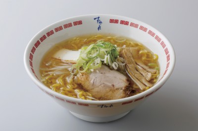 すみれ塩ラーメン